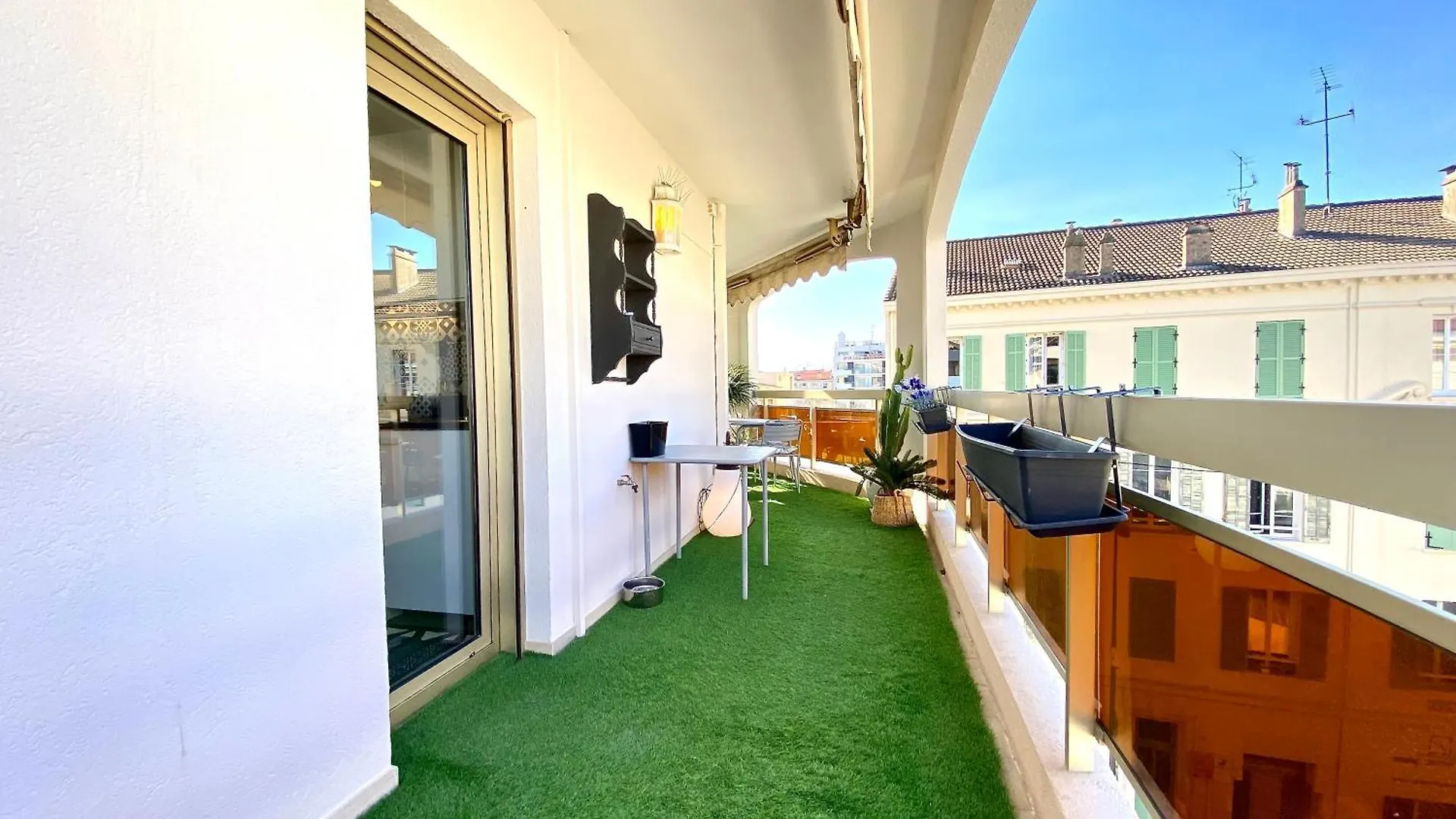 Apartment Le Verdi By Scls Locations Cannes France