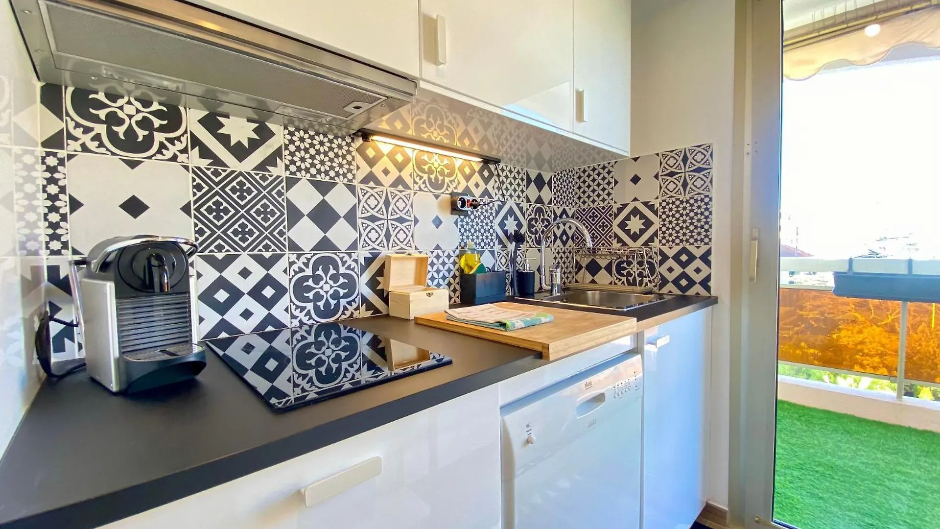 Apartment Le Verdi By Scls Locations Cannes
